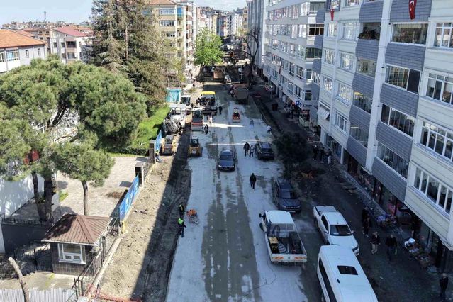 Samsun'da yol ve kaldırımlar yenileniyor