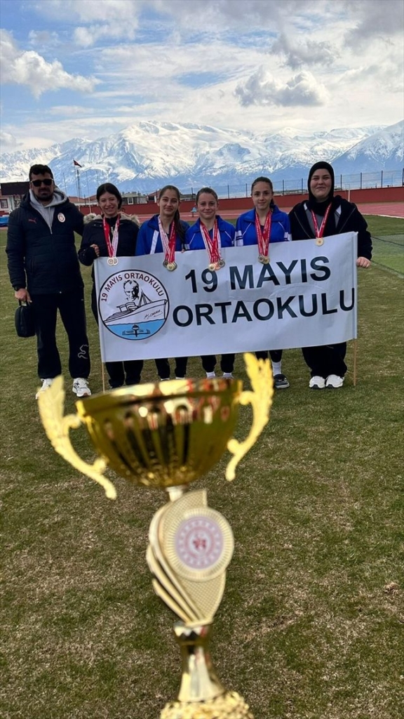 Tekkeköy Öğrencileri Bölge Şampiyonu - Son Dakika