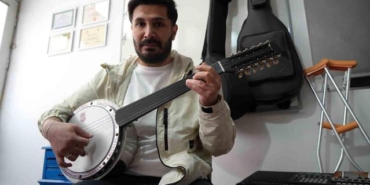 Trafik kazası sonrası engelli kalan genç öğretmenin azmi