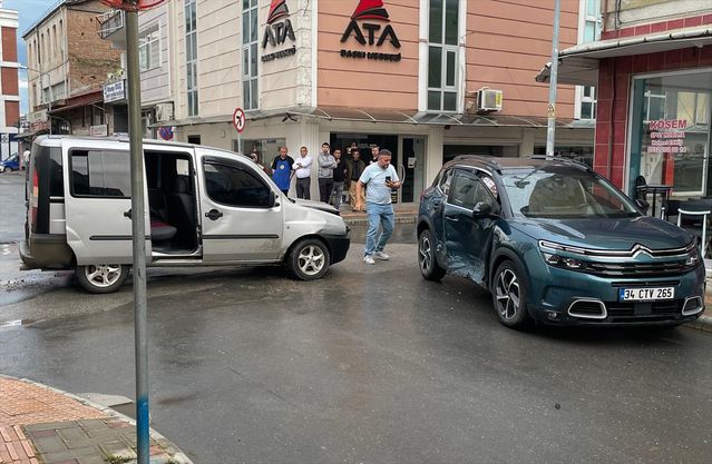 Bafra'da Trafik Kazası: 7 Yaralı