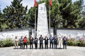 Bayram arifesinde mezarlıklarda yoğunluk - Son Dakika