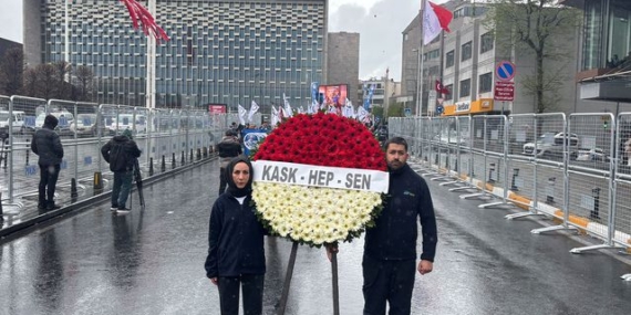 HEP-SEN 1 Mayıs'ı Taksim'de kutladı