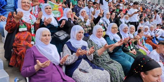 Iğdır FK-Amedspor maçına dakikalar kala barış annelerinin fotoğrafı yeniden gündemde