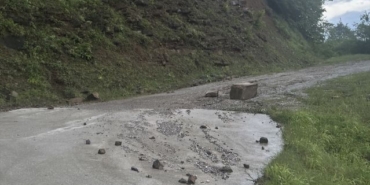 Kavak'ta Heyelan Yolu Yeniden Açıldı