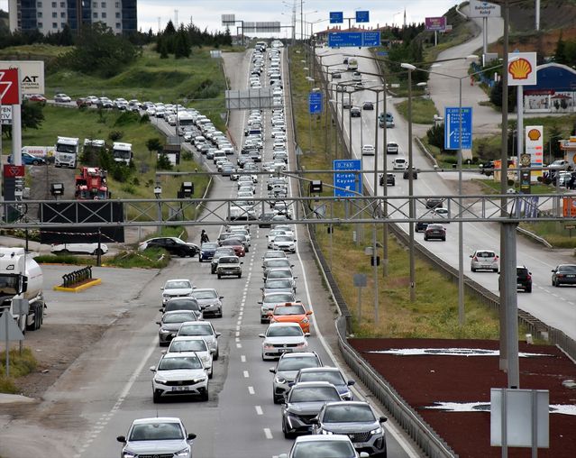 Kırıkkale'de Dönüş Trafiği Yoğunlaştı - Son Dakika