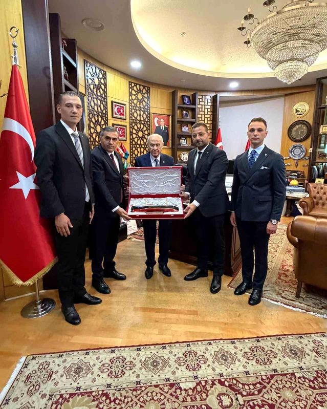 MHP Heyeti Bahçeli'yi Ziyaret Etti