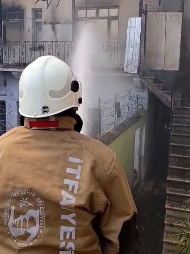 Reyhanlı'da ev yangını - Son Dakika