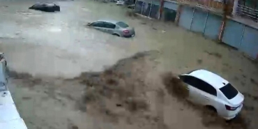 Samsun Havza'da Sel Felaketi: Araçlar Sürüklendi, Can Pazarı Yaşandı