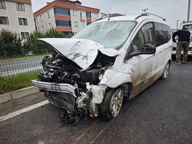 Samsun'da Araç Kazası: 3 Yaralı