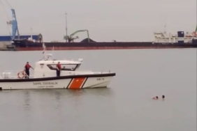 Samsun'da İtfaiye Eri Kadını Kurtardı