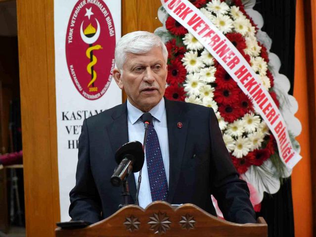 Türk Veteriner Hekimleri Birliği Merkez Konseyi Başkanı Eroğlu: 'Veteriner hekimlerin sağlık meslek grubu içinde yer alması önemli gündemlerimizden biri'