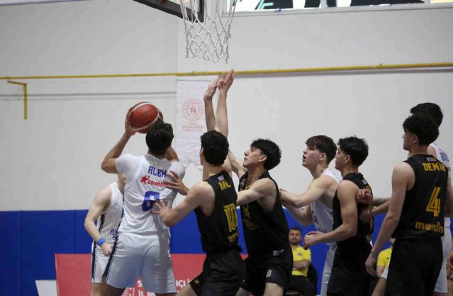 U18 Basketbol Türkiye Şampiyonası ilk gün sonuçları