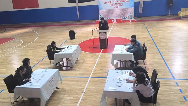 Vezirköprü'de Liseler Arası Münazara Programı