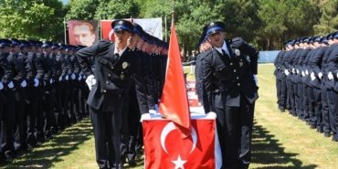 380 Polis Adayı Mezuniyet Coşkusu