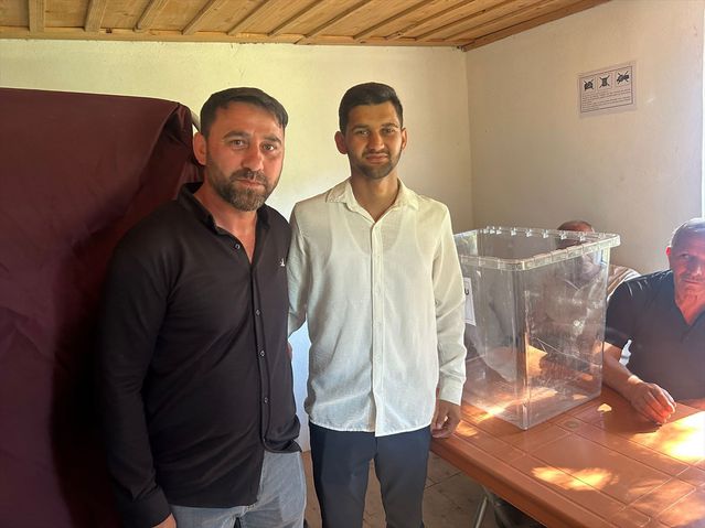 Alaçam'da 21 Yaşında Muhtar Seçildi