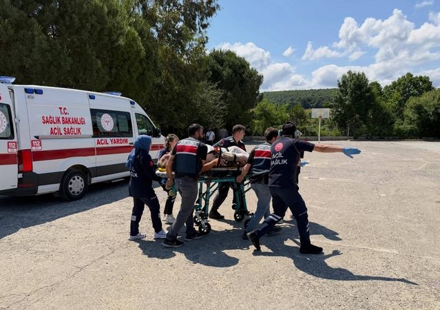 Alaçam'da Traktör Devrildi, Çiftçi Yaralandı