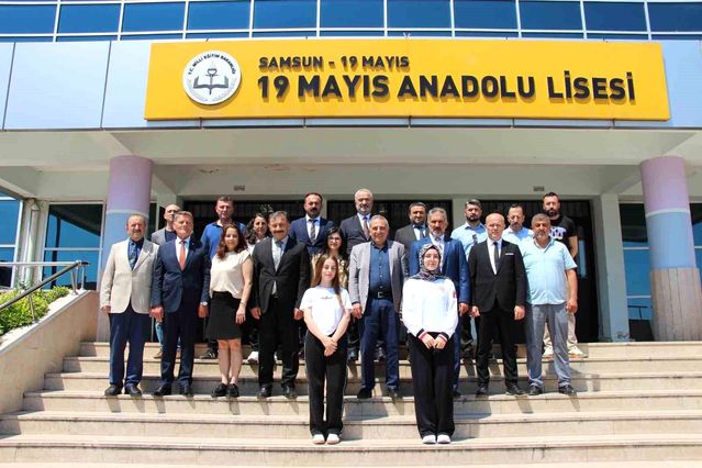 Anı Kitap Kafe öğrencilerle buluştu