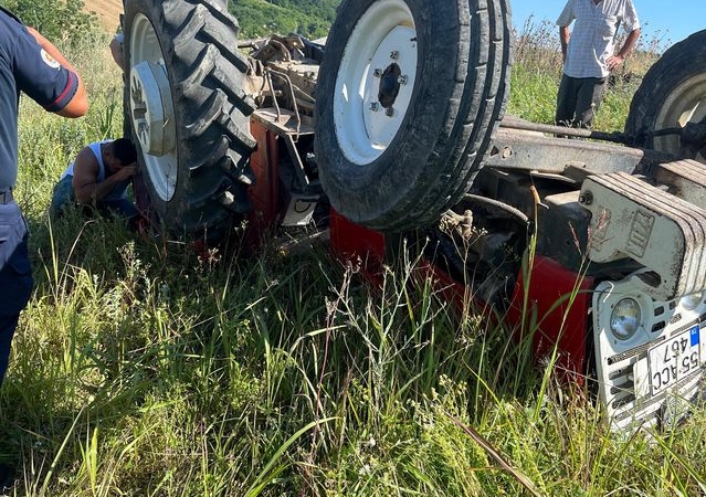Bafra'da Traktör Devrildi, Çiftçi Hayatını Kaybetti