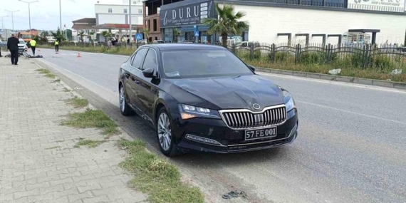 Erfelek Belediye Başkanı'nın makam aracının çarptığı bisikletli yaralandı