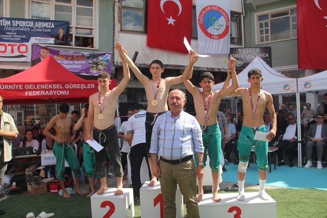 Karakucak Güreşi Şampiyonası Oğuzlar'da Yapıldı