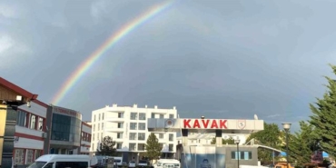 Kavak'ta Gökkuşağı Görsel Şölen Sunuyor