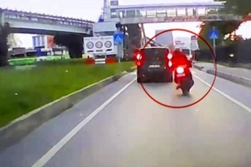 Motosiklet dolmuş minibüse arkadan çarptı