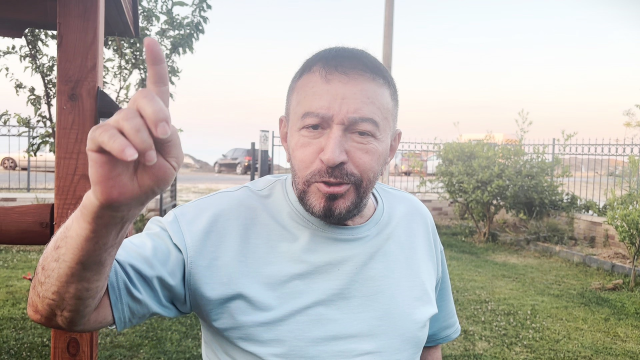 Mustafa Topaloğlu'ndan ‘Gangnam Style’a karşı yeni şarkı: Bambam Star