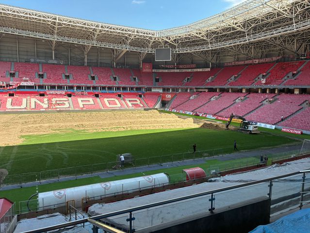 Samsun Stadyumu'nda Zemin Yenileme Çalışmaları