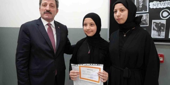 Samsun'da 253 Bin Öğrenci Karnelerini Aldı