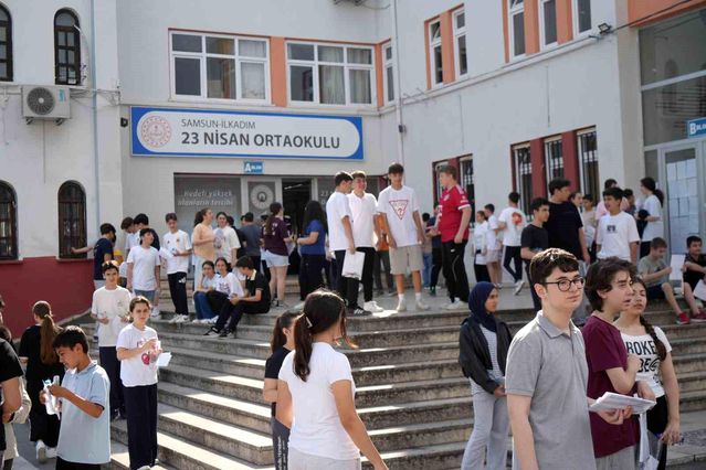 Samsun'da binlerce öğrencinin LGS heyecanı