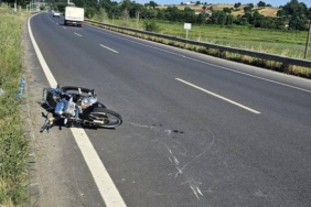 Samsun'da motosiklet lastiği patladı, 2 yaralı
