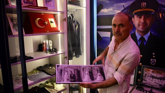 Şehit Astsubay Emre Altıok'un hatırası evde yaşatılıyor