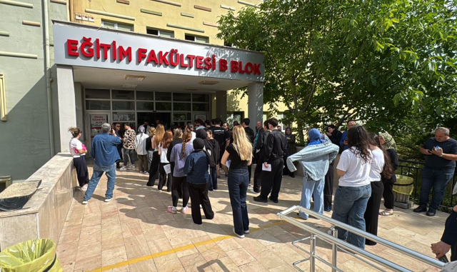 Sınava genç kalan 2 kız öğrencinin yıkıldığı an