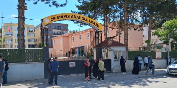 Yanlış Okula Giden Adaya Jandarma Yardımı