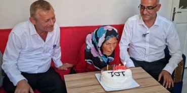 101 Yaşına Özel Sürpriz Doğum Günü