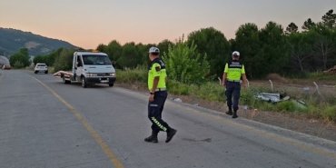 Bafra'da Otomobil Şarampole Devrildi, 3 Yaralı