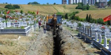 Heyelan yaşanan Derecik Şehir Mezarlığı'nda iyileştirme çalışmaları