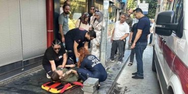 Islak Zeminde Düşen Kadın Yaralandı