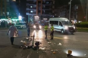 Kamyonet-Motosiklet Çarpışması: 5 Yaralı