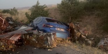 Kırıkkale'de Tır Devrildi, Sürücü Yaralandı