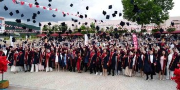 OMÜ Diş Hekimliği Fakültesi 129 mezun verdi