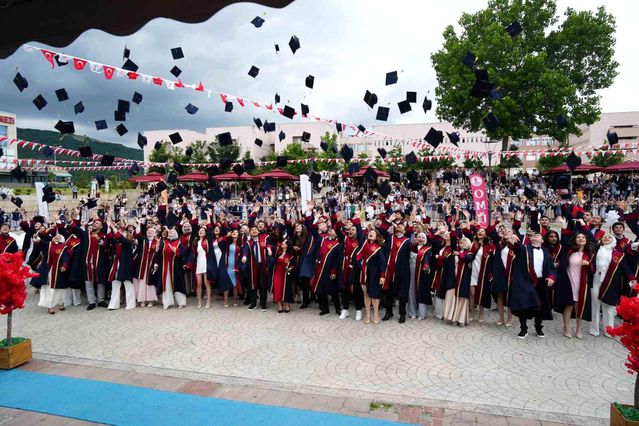 OMÜ Diş Hekimliği Fakültesi 129 mezun verdi