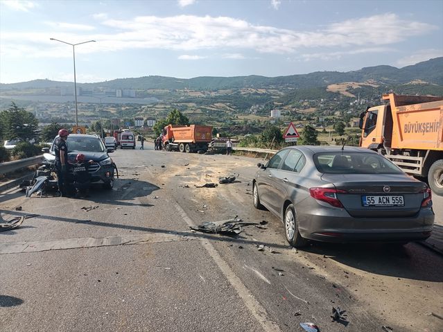 Samsun'da 8 Araçlı Kaza: 2 Yaralı