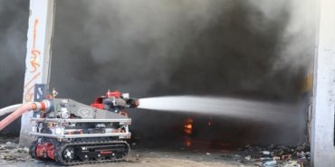 Samsun'da Yangın Söndürme Robotu 'Alevkıran' Tanıtıldı