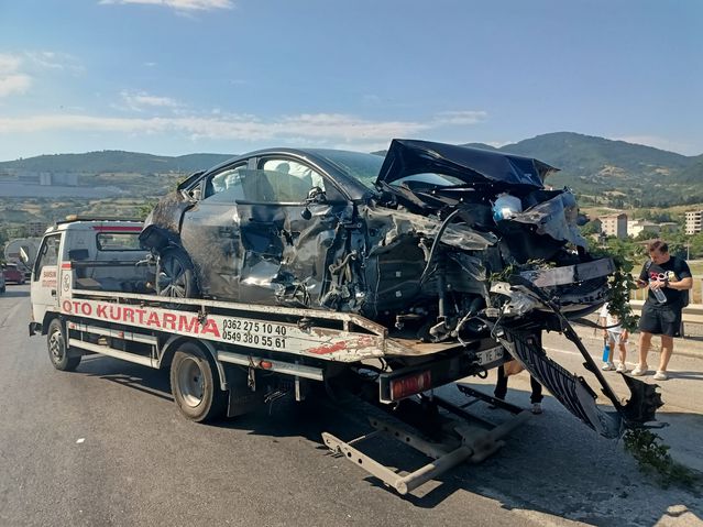 Samsun'da Zincirleme Kaza: 2 Yaralı