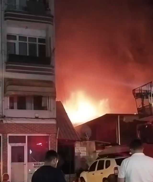 Samsun'da boya deposunda yangın - Son Dakika
