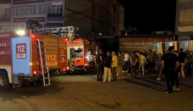 Tekkeköy'de Boya Deposunda Yangın - Son Dakika