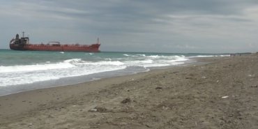 Dron Saldırısı Sonrası Tanker Karaya Oturdu
