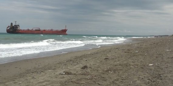 Dron Saldırısı Sonrası Tanker Karaya Oturdu
