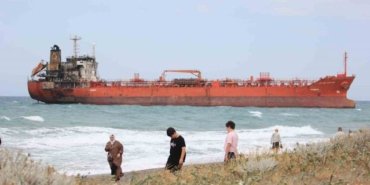 Dron Saldırısı Sonrası Tanker Karaya Oturdu